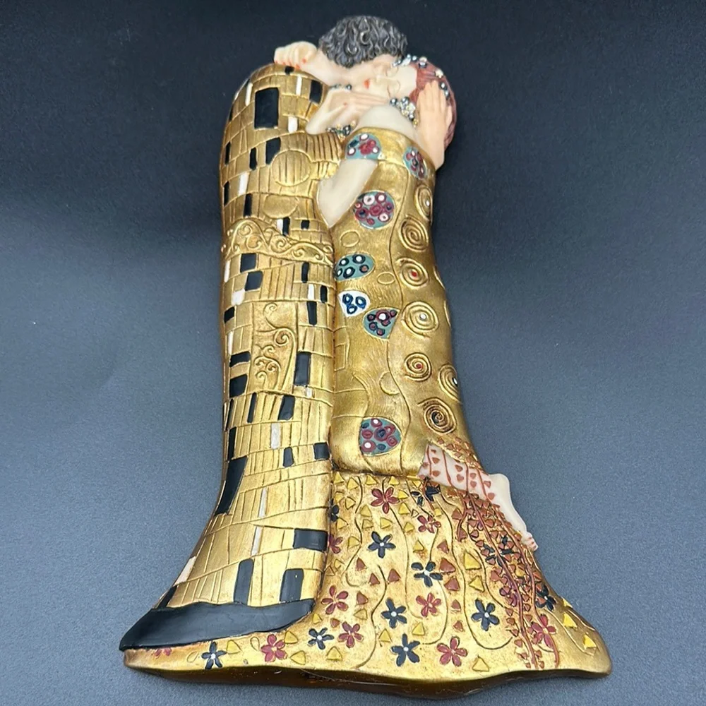Gold Gustav Klimt Inspired Decorative Sculpture “The Kiss” Iconic Masterpiece - Picture 1 of 12